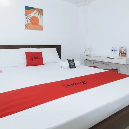 Reddoorz Near Ust Sampaloc Manila Hotel