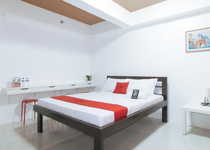 Reddoorz Near Ust Sampaloc *