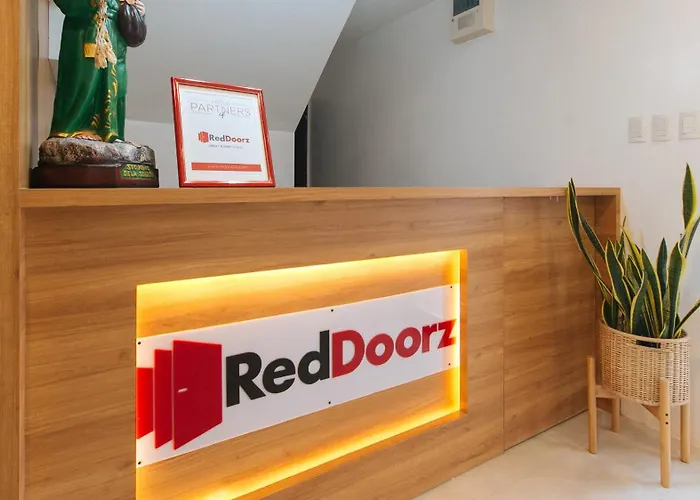 Reddoorz Near Ust Sampaloc ホテル *