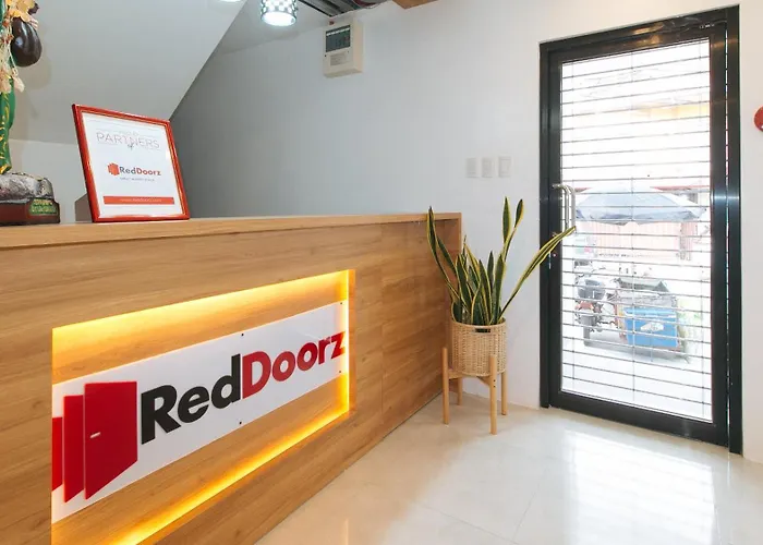 ホテル Reddoorz Near Ust Sampaloc